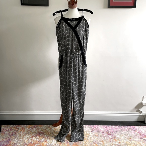 Romeo + Juliet Couture Black and White Jumpsuit
